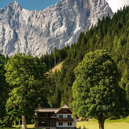 Alpenrose Boutique Gretl Ramsau am Dachstein
